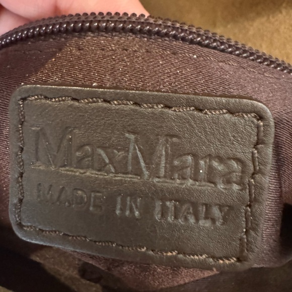 Max mara vintage patent leather Elegant Tan Leather Clutch. Very clean interior - Picture 6 of 12